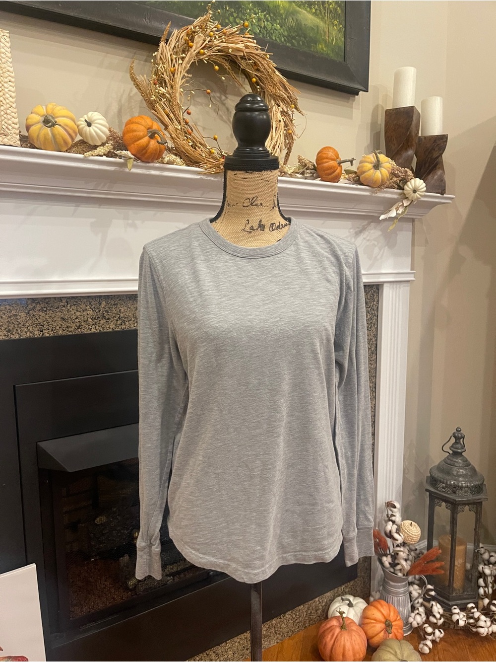 Old Navy Men's Long Sleeve Fall Gray T-Shirt Shirt Small